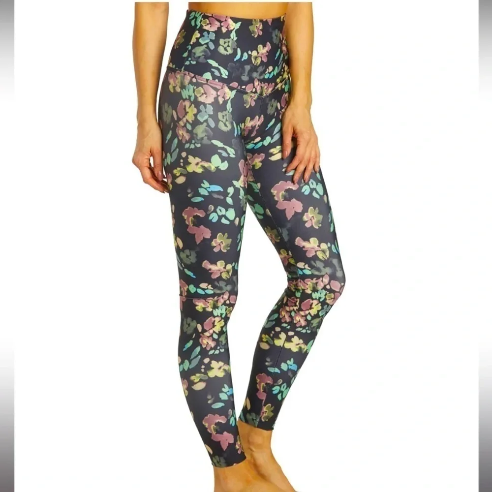 MARIKA Kava Yoga Pants - Picture 5 of 11